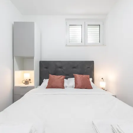 Studio Libar, Apartman